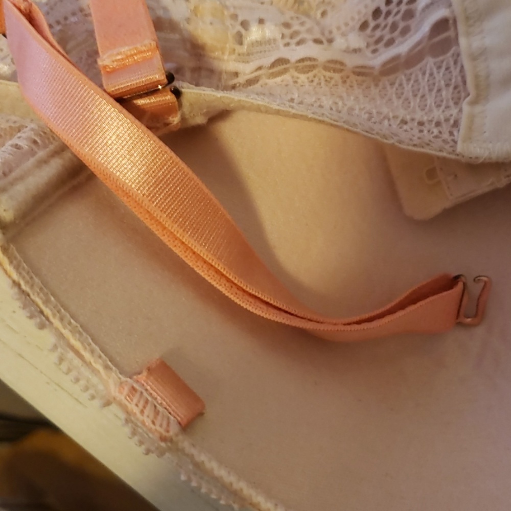 Lace bra - Picture 2 of 4